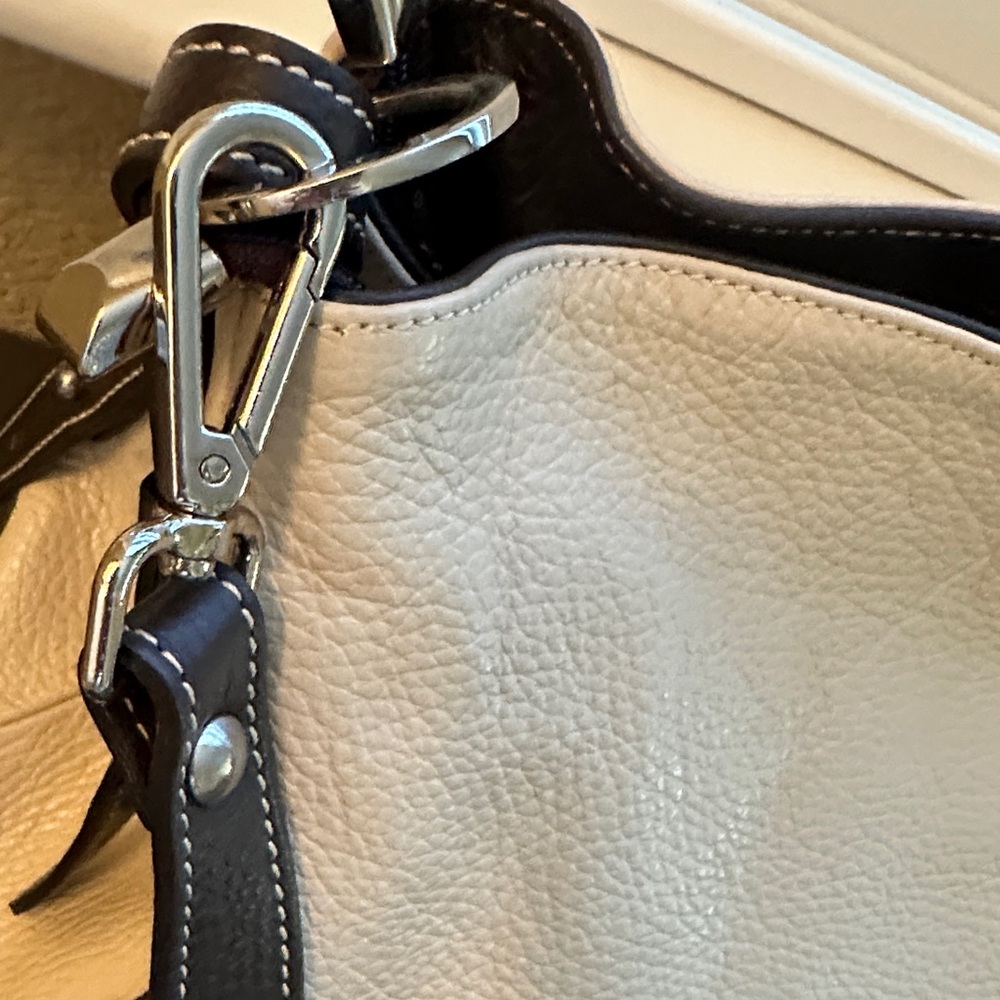Elegant Cream Made In Italy Leather Crossbody  or Shoulder Bag with Brown strap - Picture 3 of 9
